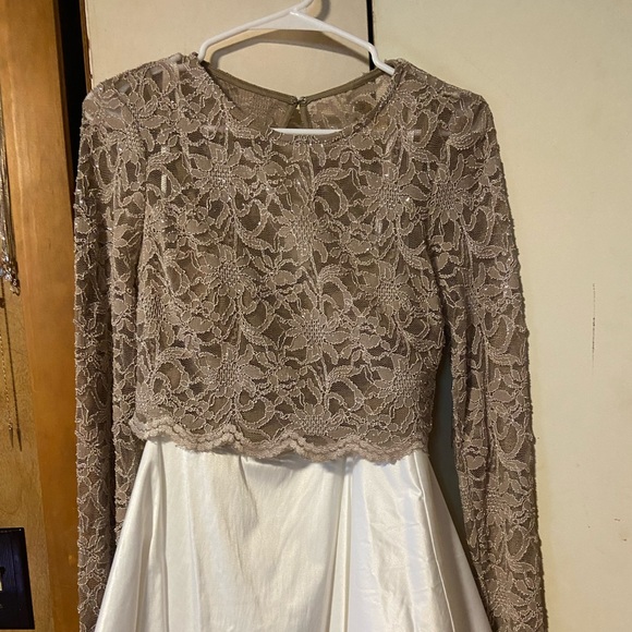 City Studio 2 piece dress, size 7, used once. - Picture 4 of 4